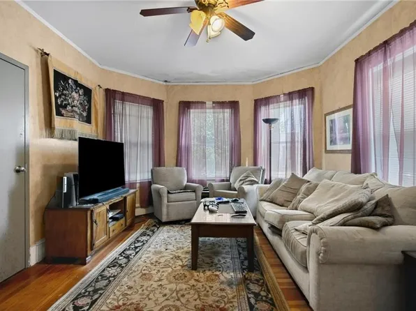 574 Smith St, Providence, RI 02908