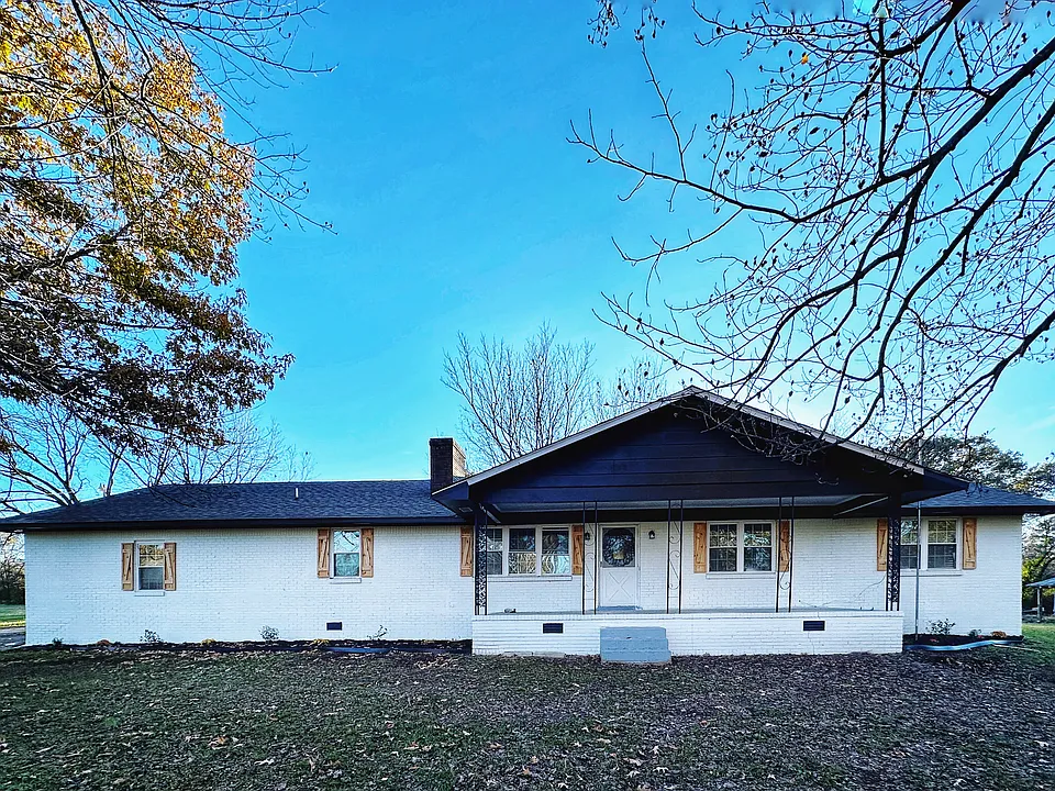 34 S Main St