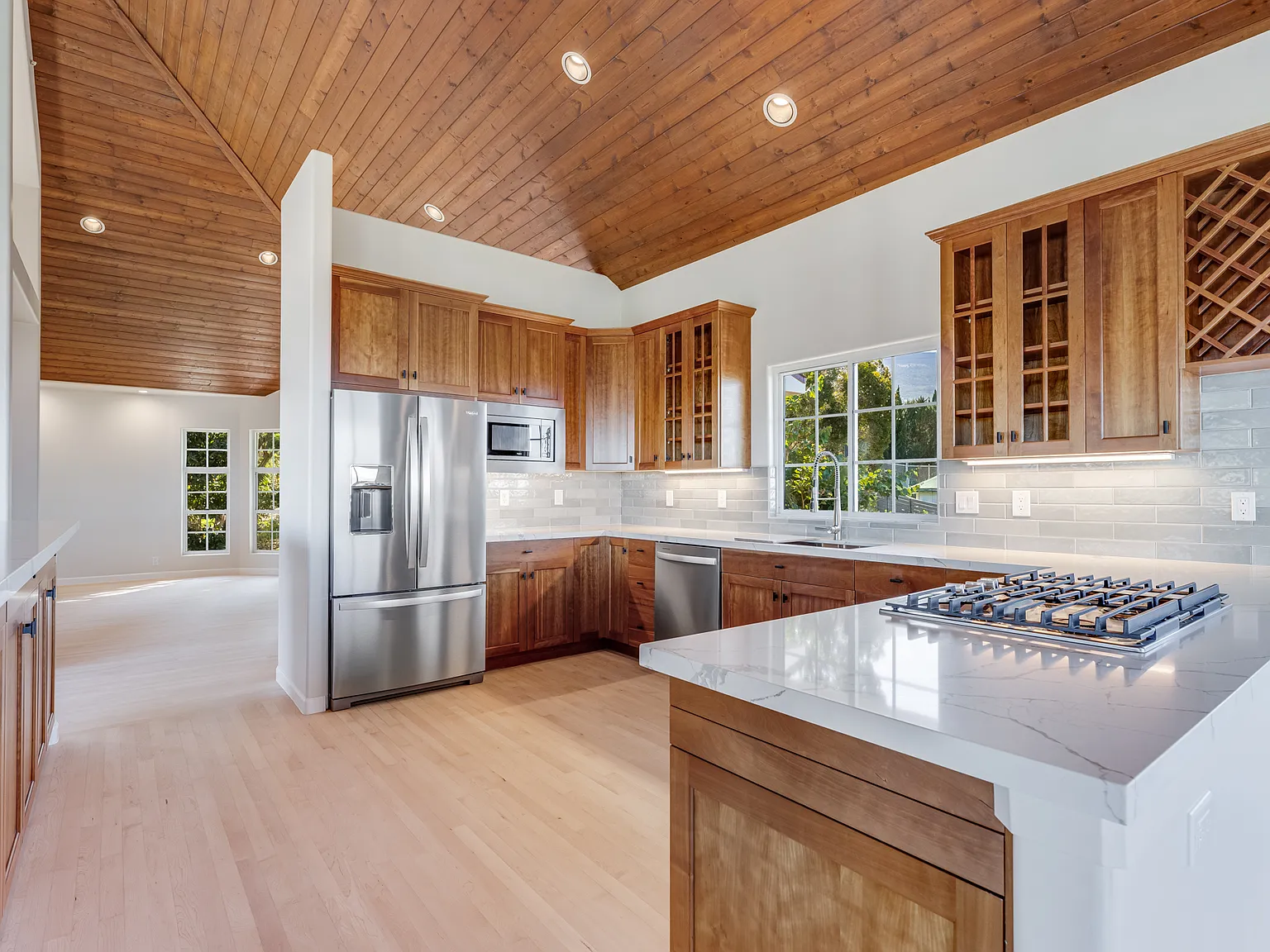 1 bed, 1.5 bath, 900 sqft, $3,750 — Photo 3