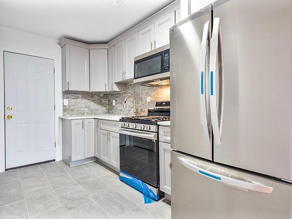4th image of 119 Central Ave Unit 3L