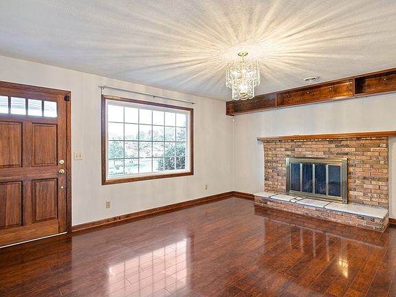 4th image of 646 Heritage Dr