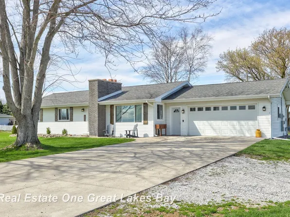 7130 Pierce Rd, Freeland, MI 48623
