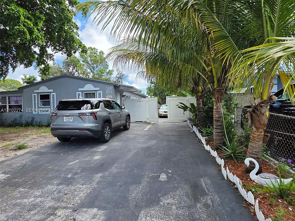 1st image of 1611 N 69th Way