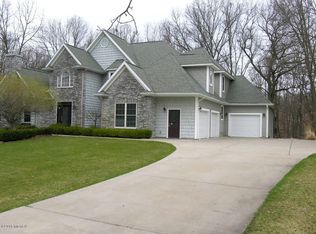 7156 Inverness Dr, Kalamazoo, MI 49009