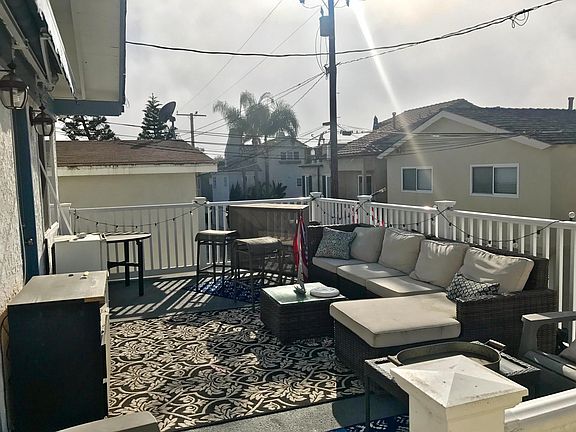 Upstairs private deck