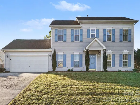 1009 Sandy Point Dr SW, Concord, NC 28025