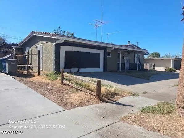 44641 5th St E, Lancaster, CA 93535