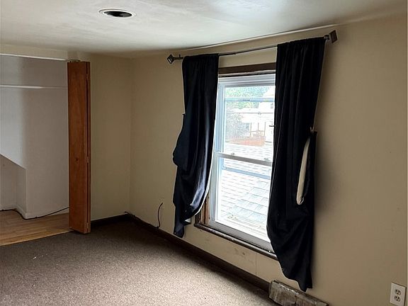 4th image of 228 71st St