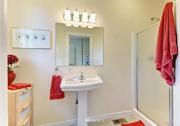 12560 Ashworth Ave N — Photo 10