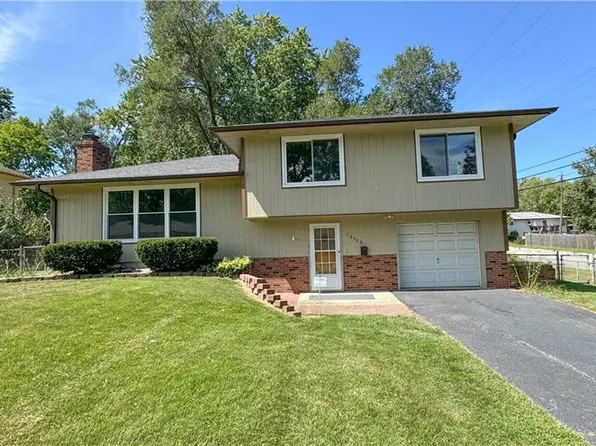 13500 Belmeade Ave, Grandview, MO 64030