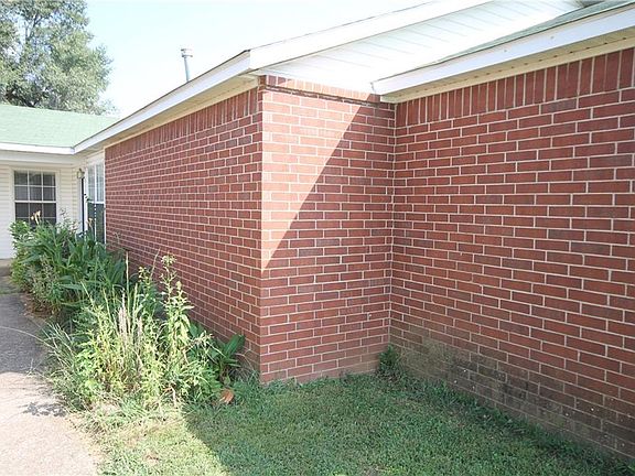 4th image of 1172 N Boxley Ave