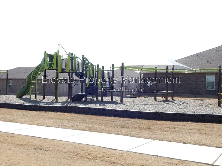 10802 NW 21st St — Photo 22