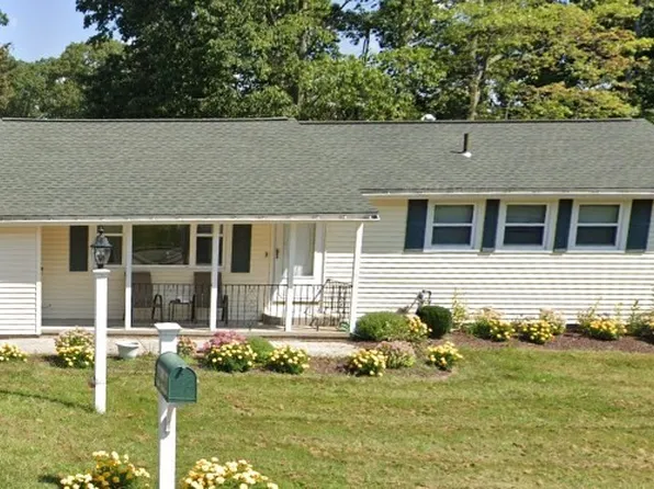 14 Yale Dr, Milford, MA 01757