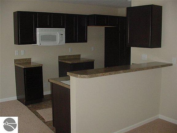 3rd image of 381 Kratky Dr