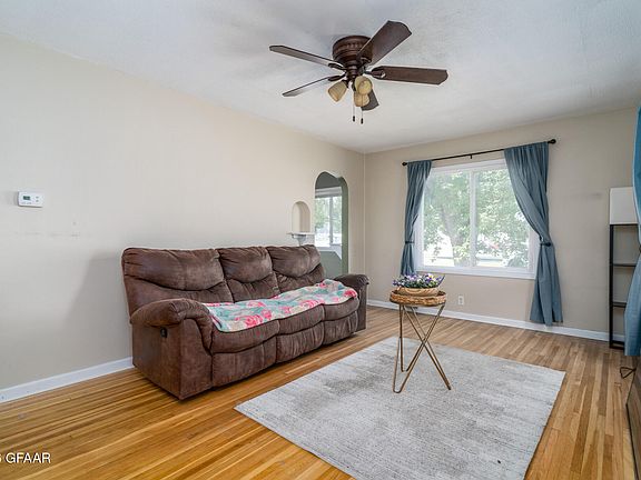 2nd image of 1021 7th Ave S