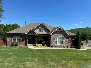 211 Blackoak Dr NE, Huntsville, AL 35811