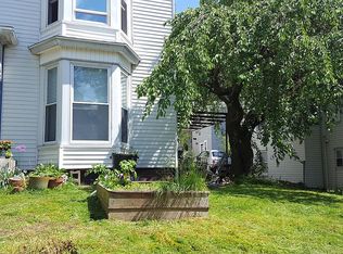 33 Putnam St #1, Somerville, MA 02143
