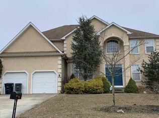 2012 Ridings Dr, Williamstown, NJ 08094