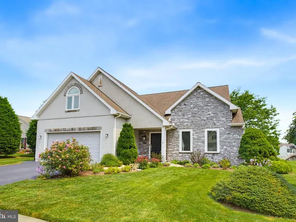 821 Cambridge Dr, Manheim, PA 17545