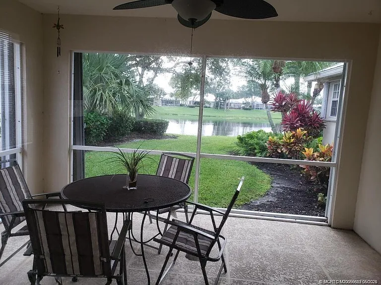 1652 SW Waterfall Blvd — Photo 3