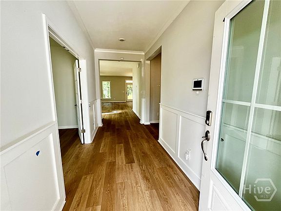 4th image of 95 Glendale Circle