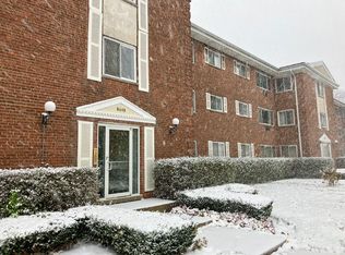 8440 Skokie Blvd APT 301, Skokie, IL 60077