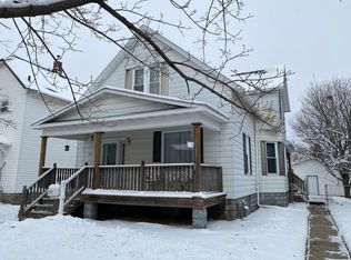 1112 16th Ave, Menominee, MI 49858