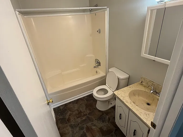 544 Smithfield Ave — Photo 8