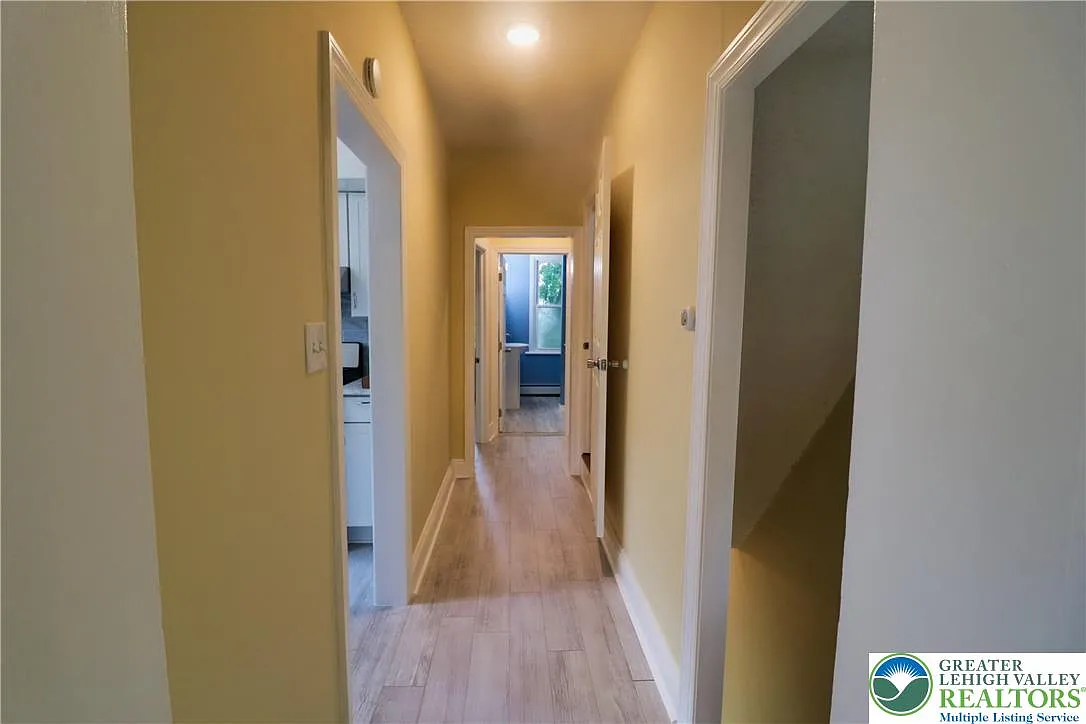 1 bed, 1.0 bath, 1428 sqft, $1,550 — Photo 4