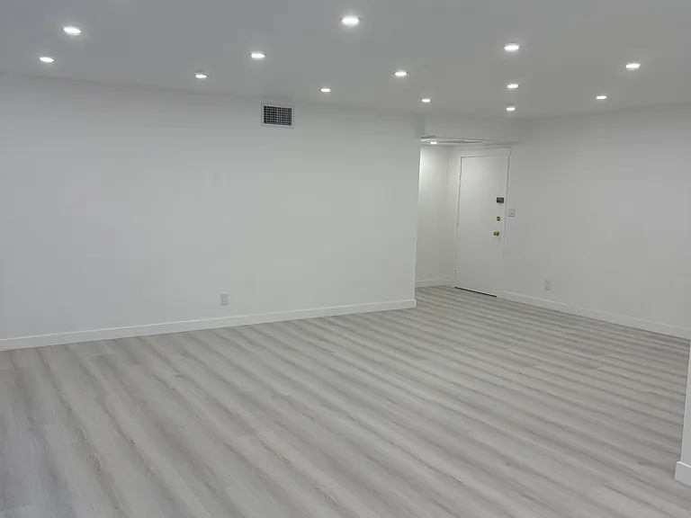 1247 N Orange Grove Ave #108 — Photo 4