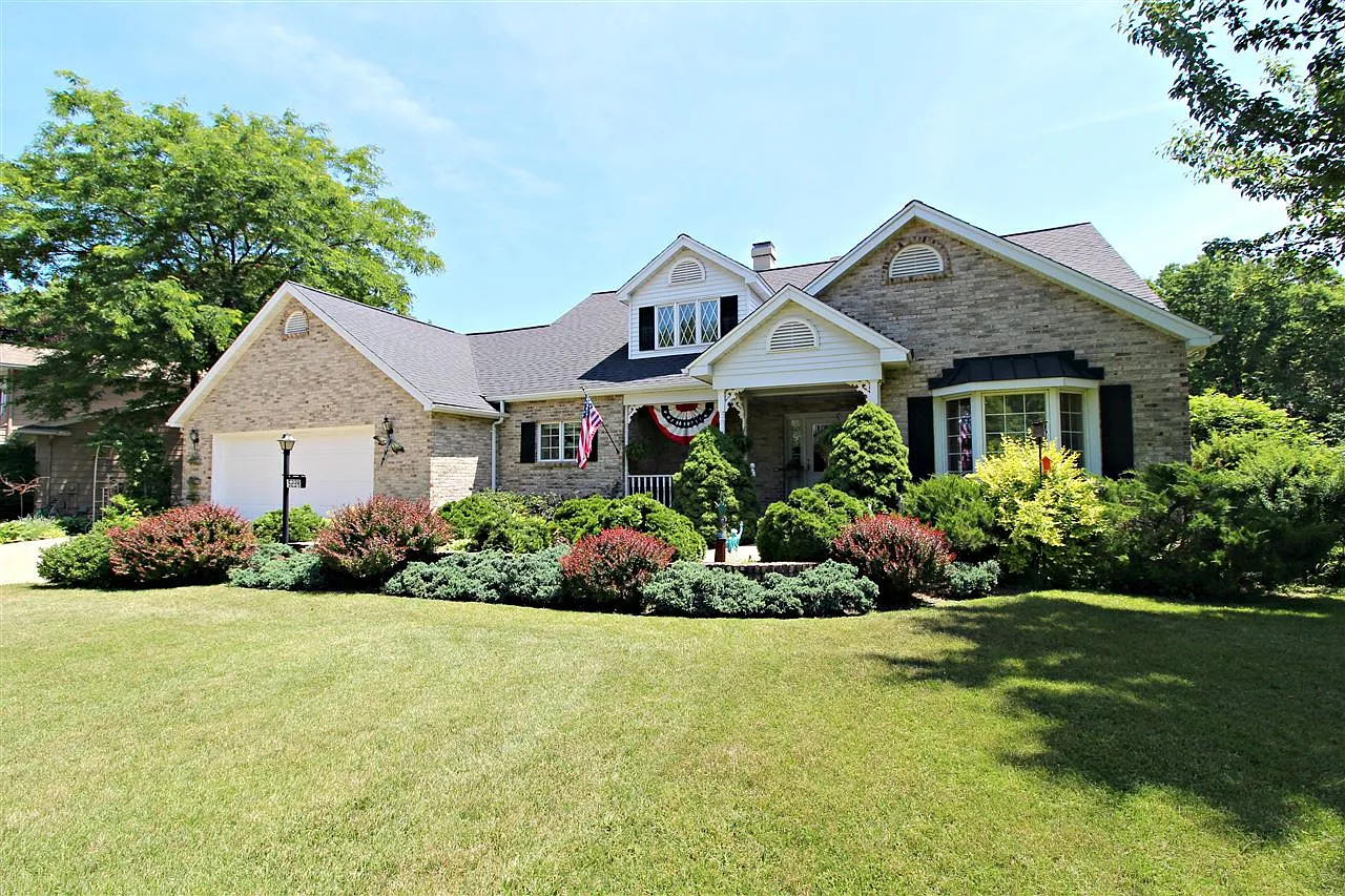 5234 Applewood Dr photo 1