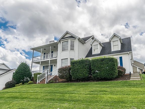 3rd image of 307 Green Valley Dr