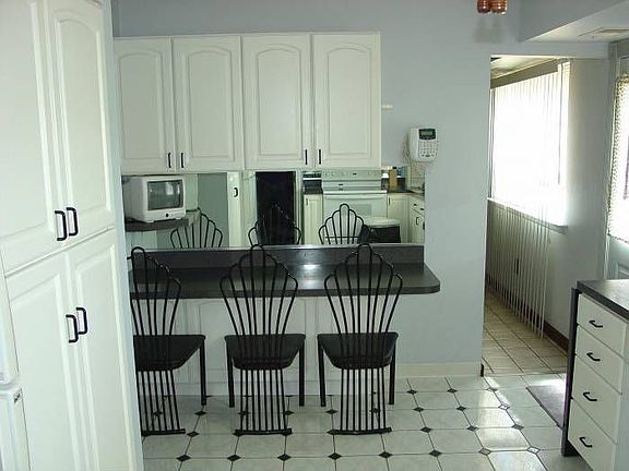 Breakfast bar