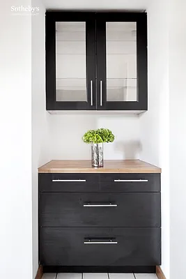 Sold by Sotheby's International Realty | media 11