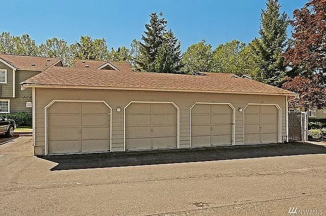 S 284th Ln — Photo 3
