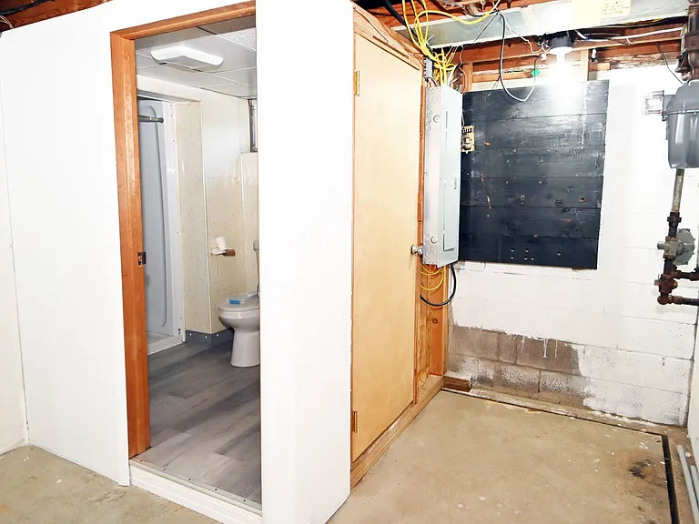 56 West St — Photo 38