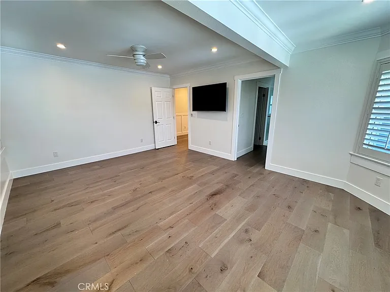 2716 S La Salle Ave — Photo 29