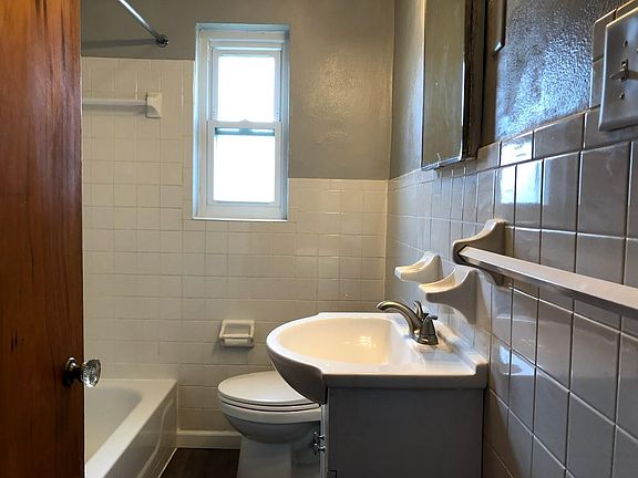 5th image of 500 Lamont Dr #4