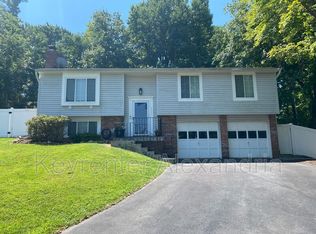 5901 Beech Tree Dr, Alexandria, VA 22310