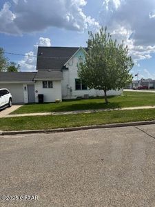 102 3rd St, Finley, ND, 58230