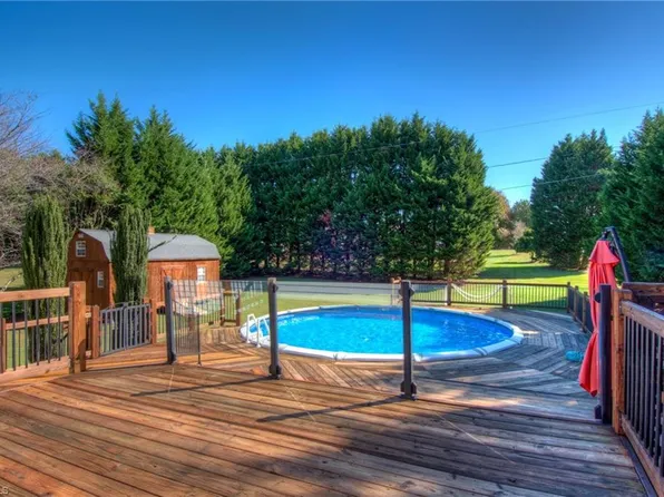 396 Raye Dr, Winston Salem, NC 27107