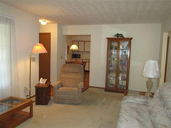 3rd image of 6757 Willow Creek Dr