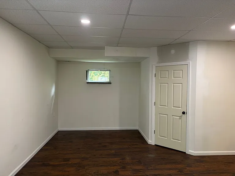 555 Upland St — Photo 34