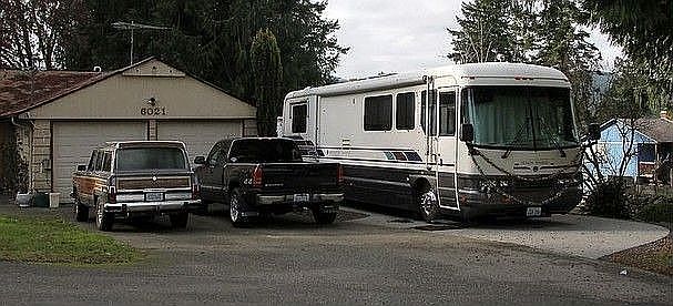 1st image of 6021 Lind Dr