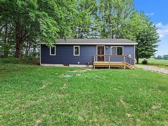 2nd image of 1051 Circle Dr