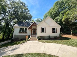 34 Nora Dr, Greenville, SC 29609