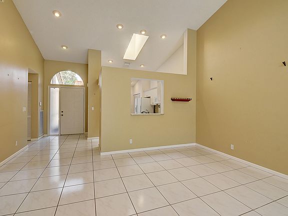 4th image of 7626 Seafoam Court