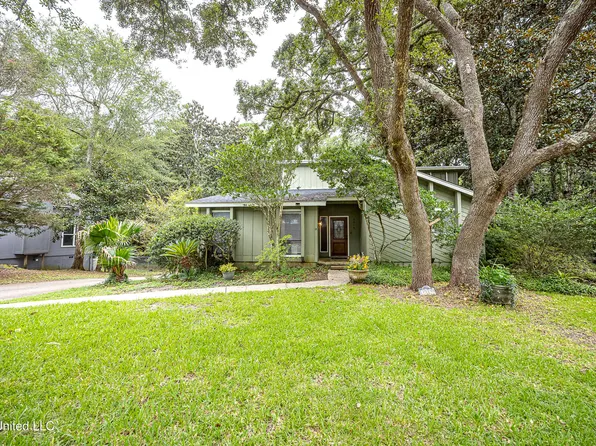 3519 Courtenay Cir, Ocean Springs, MS 39564