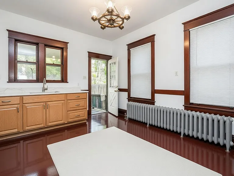 320 Saratoga St #1 — Photo 13
