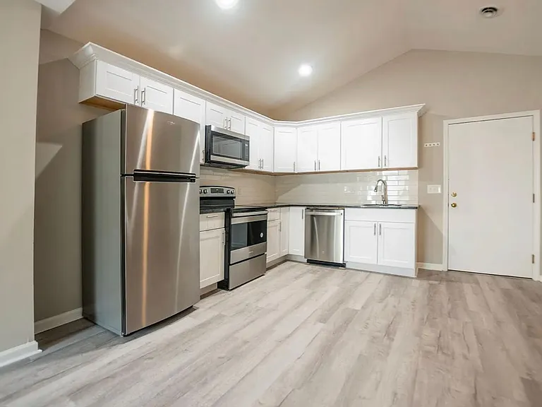 Oak Ave Apartments — Photo 4